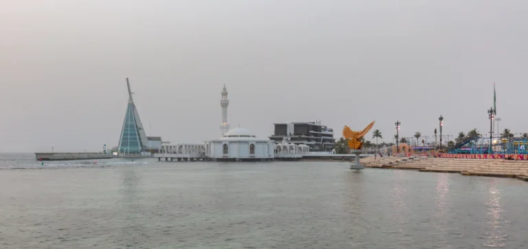 مسجد الرحمة المطل على البحر الأحمر في جدة | Al Rahma Mosque overlooking the Red Sea in Jeddah