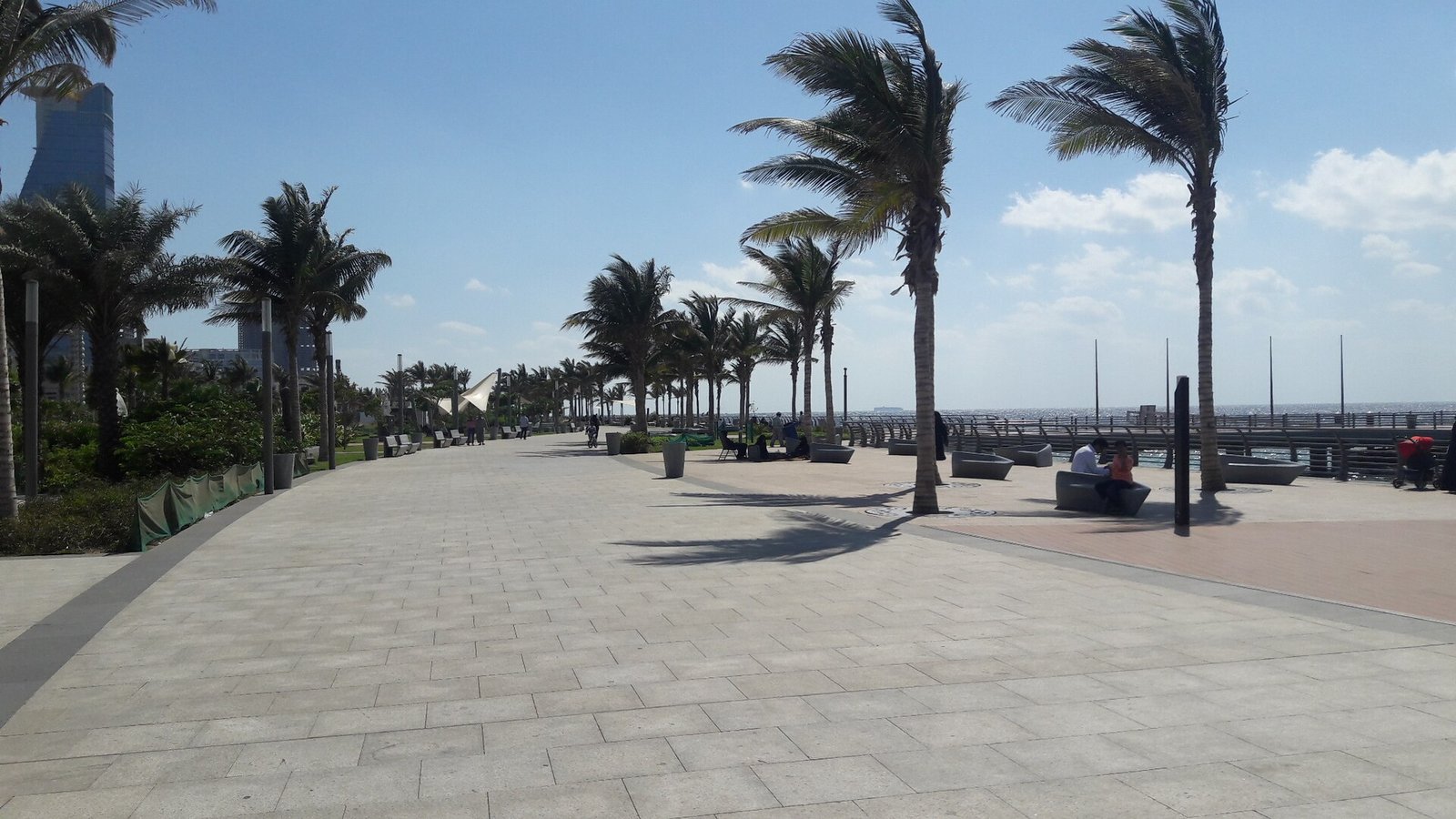 كورنيش جدة في أجواء الصيف