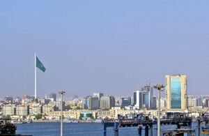 سارية العلم وأفق مدينة جدة