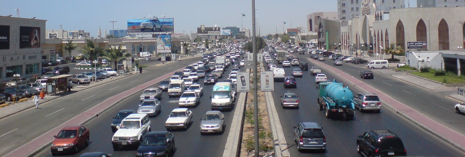 Medina Road in Jeddah, getting around the city